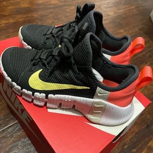 Women Nike Air Huaraches size 5